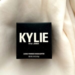Kylie Cosmetics Highlighter (brand new)
